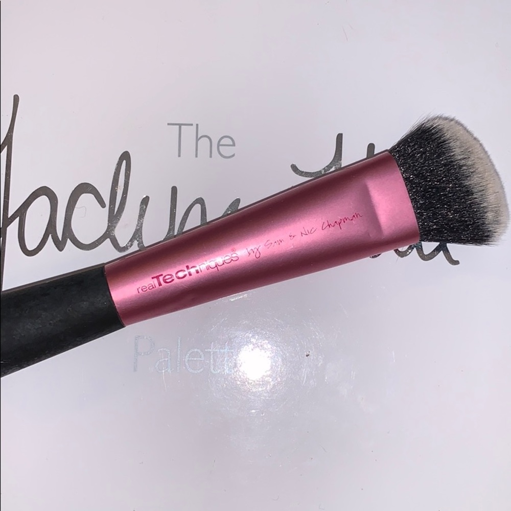 Real techniques sculpting brush